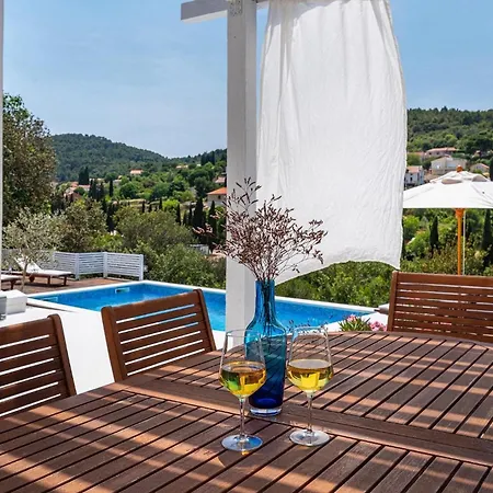 Artemis Holiday home *