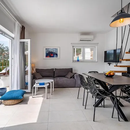 Artemis Holiday home *