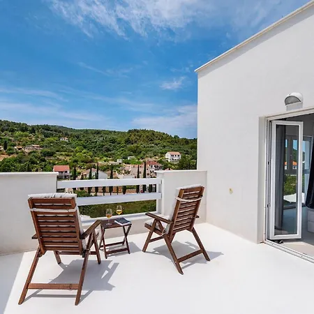Artemis Holiday home *