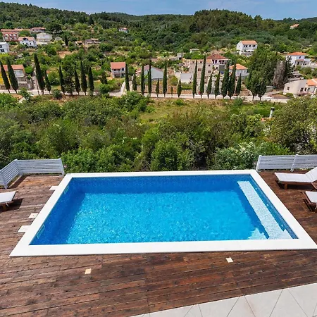 Artemis Holiday home *